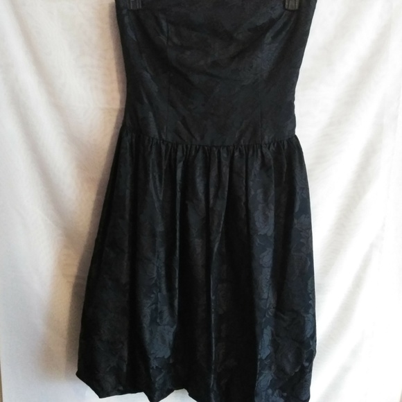 Ann Taylor Black Floral Cocktail Dress Size 4 - Picture 3 of 6
